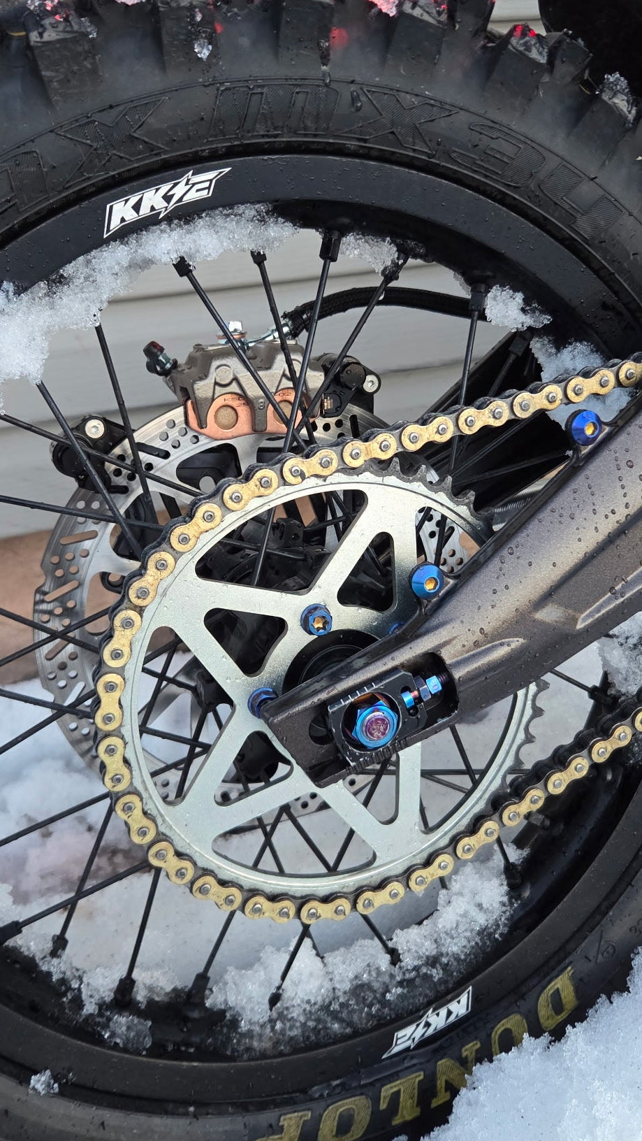 E-moto sprocket bolts