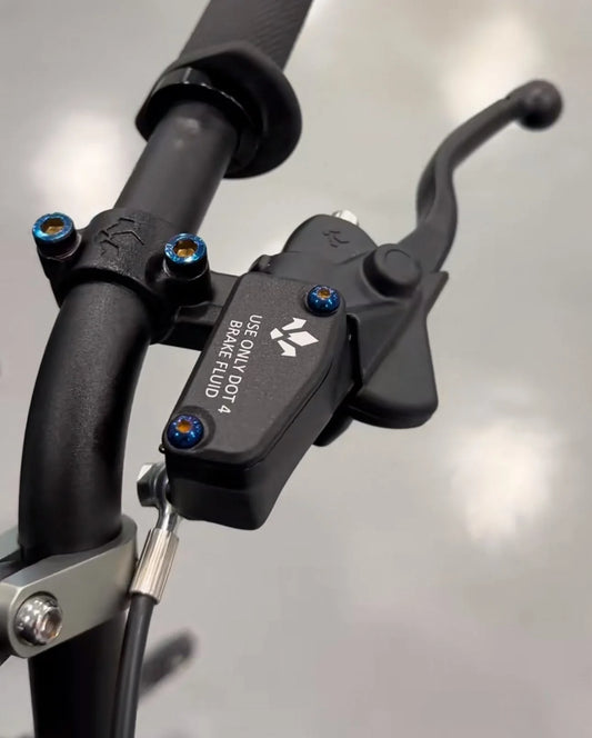 Formula reservoir bolts