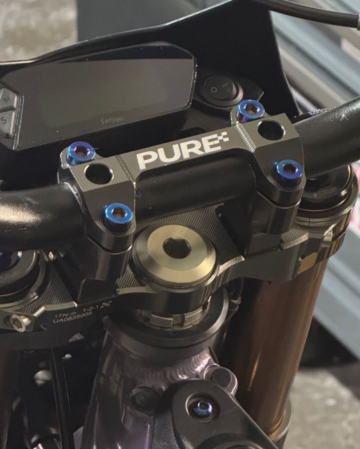 Ultra bee direct mount bolts(4pc)