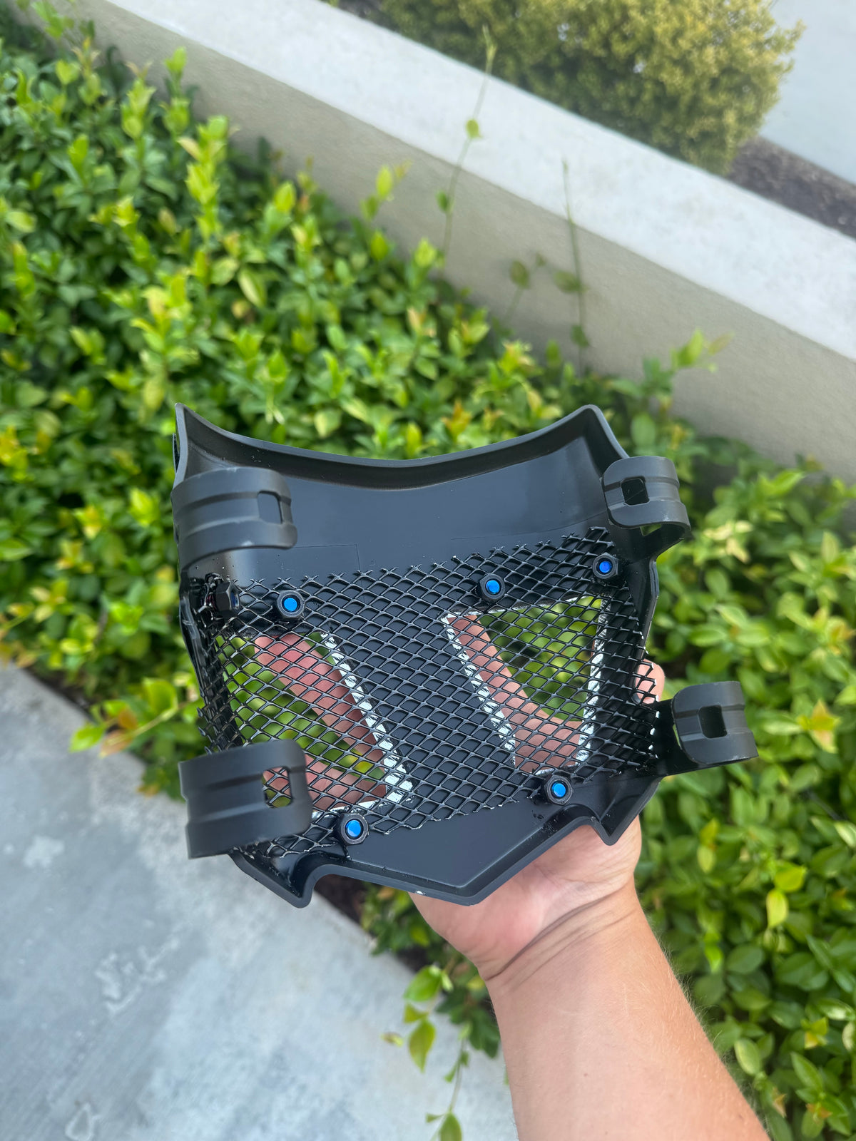 Chrome heart vented plate